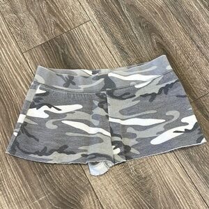 So Nikki Grey Camo lounge shorts size 10/12